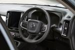 Volvo XC40 T3 Momentum 2018 года (UK)